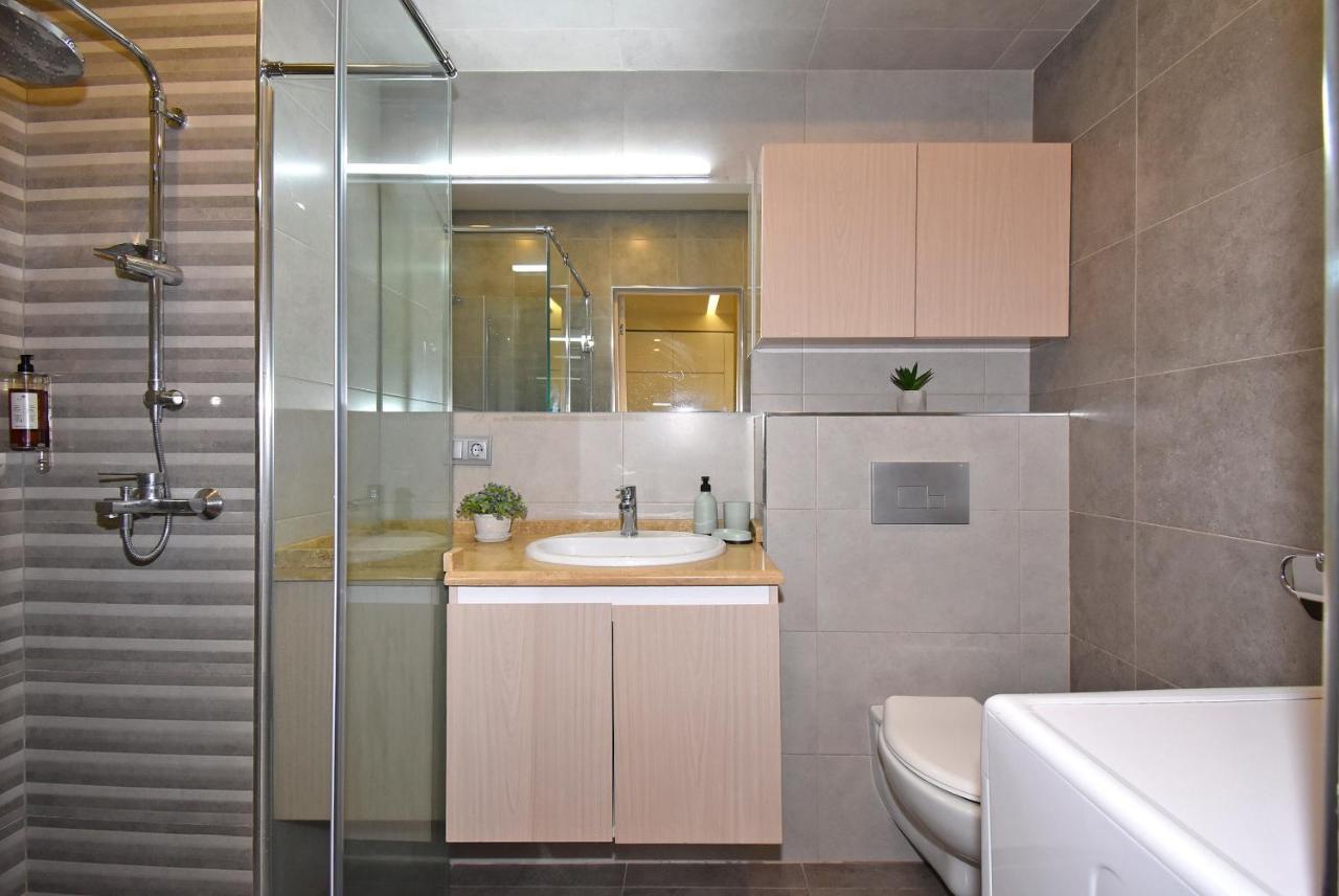 Home4You Apartments On Koghbatsi Yerevan Bagian luar foto
