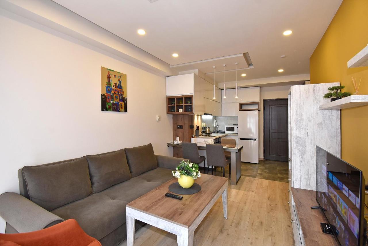 Home4You Apartments On Koghbatsi Yerevan Bagian luar foto