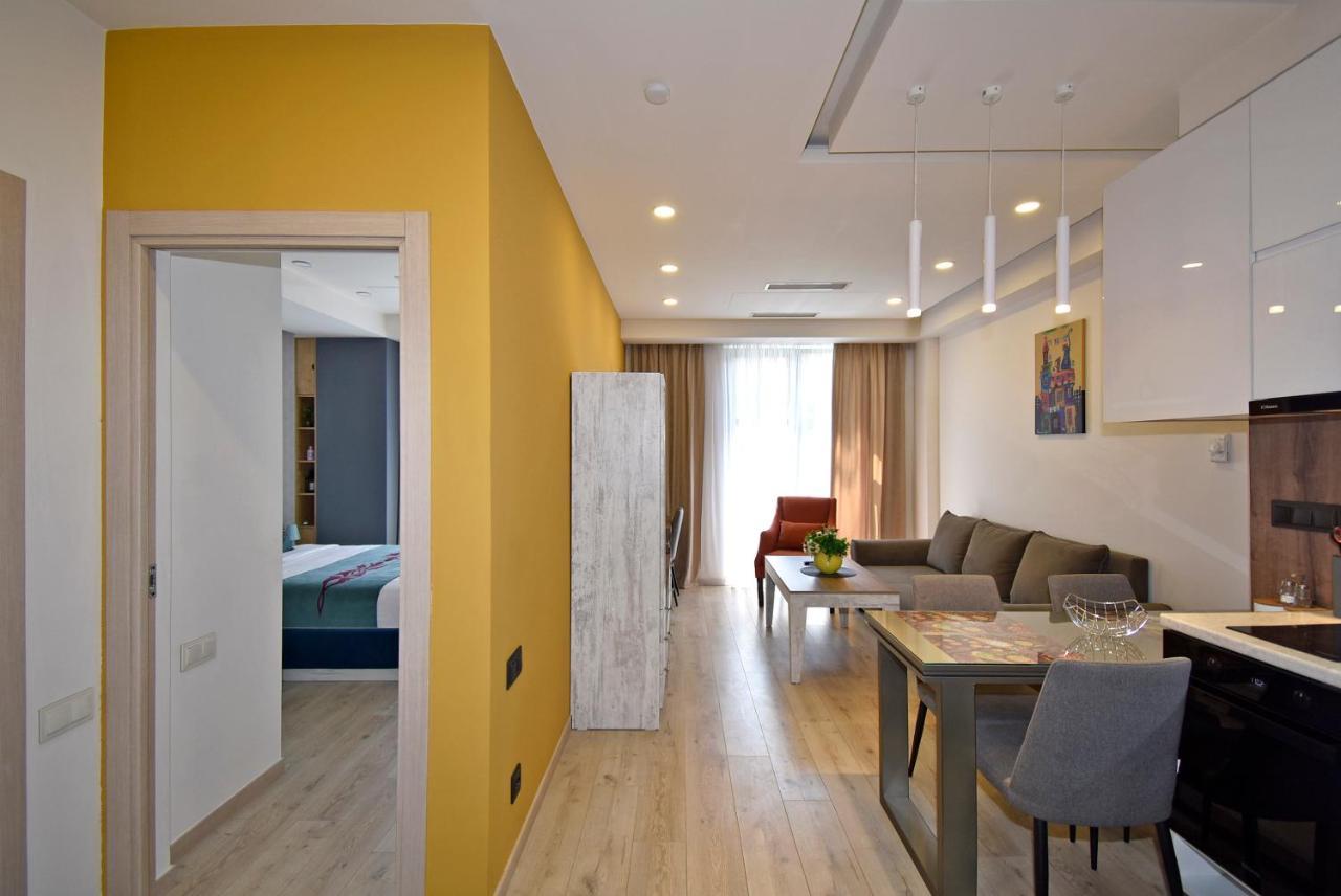 Home4You Apartments On Koghbatsi Yerevan Bagian luar foto