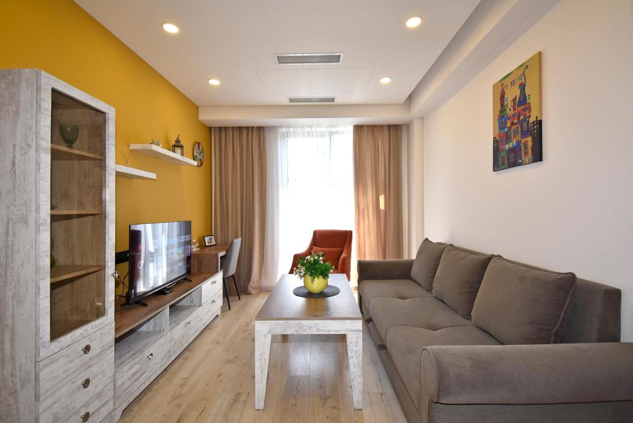 Home4You Apartments On Koghbatsi Yerevan Bagian luar foto
