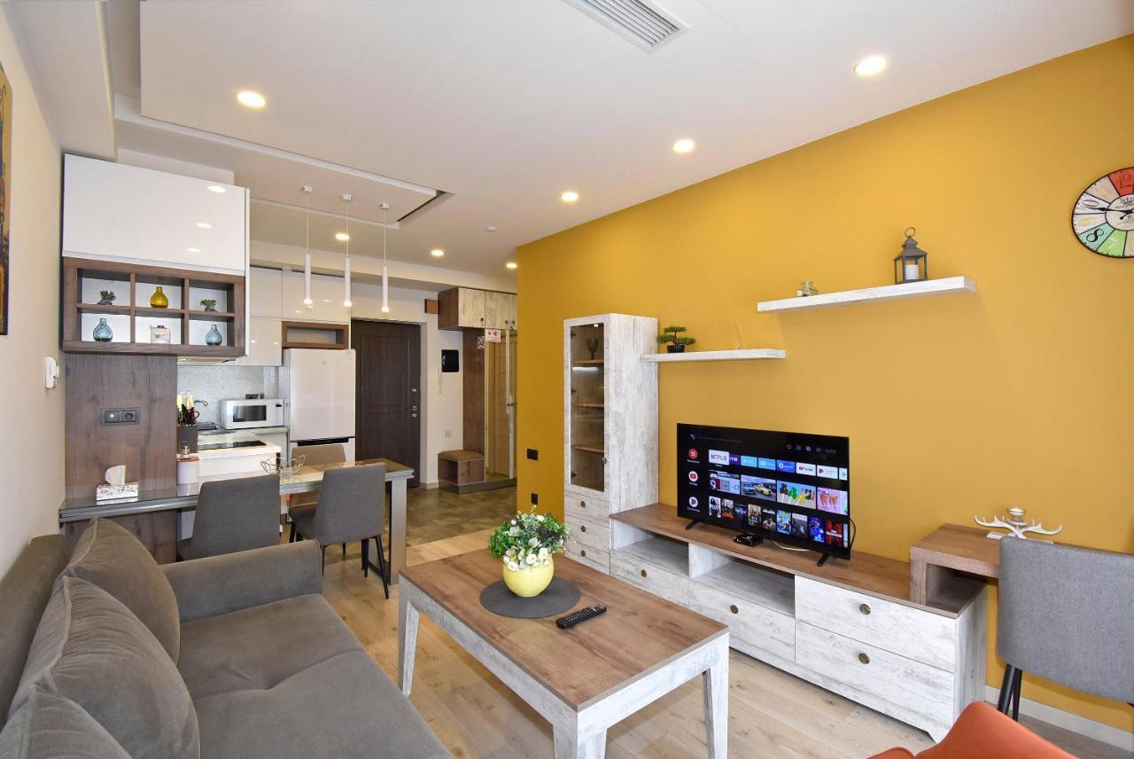 Home4You Apartments On Koghbatsi Yerevan Bagian luar foto