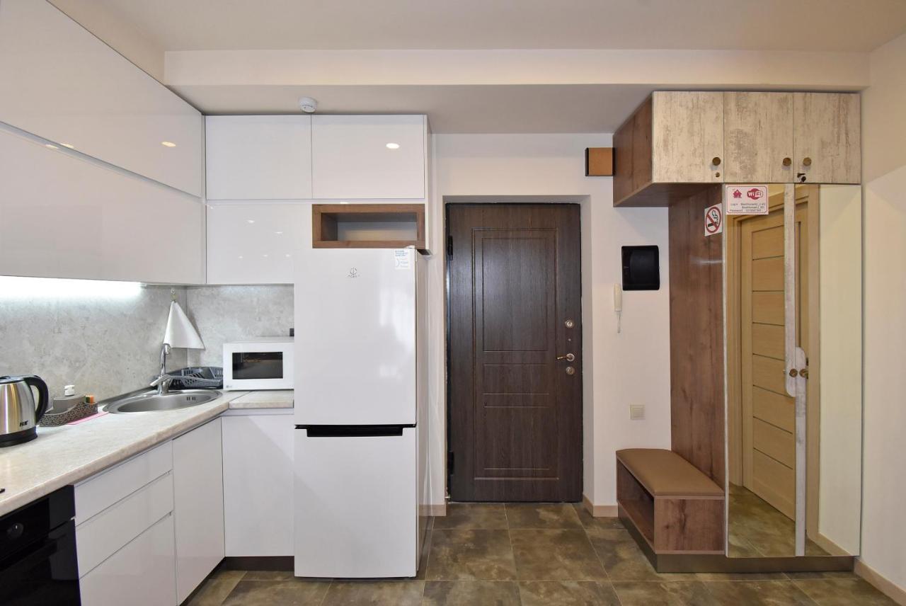 Home4You Apartments On Koghbatsi Yerevan Bagian luar foto