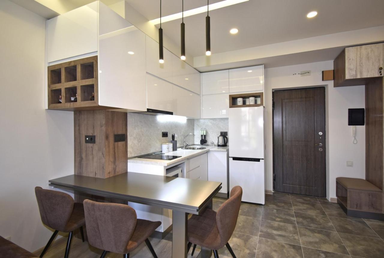 Home4You Apartments On Koghbatsi Yerevan Bagian luar foto
