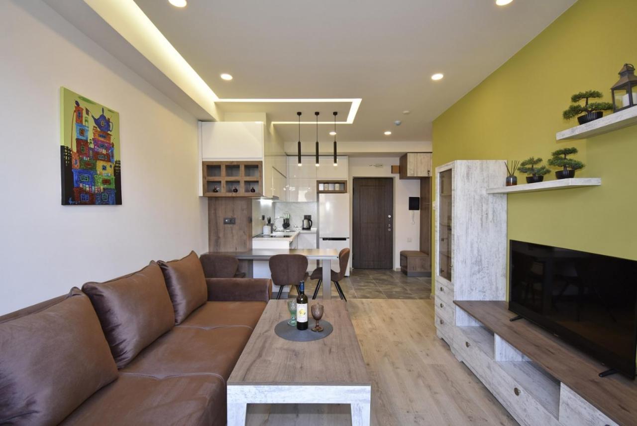Home4You Apartments On Koghbatsi Yerevan Bagian luar foto