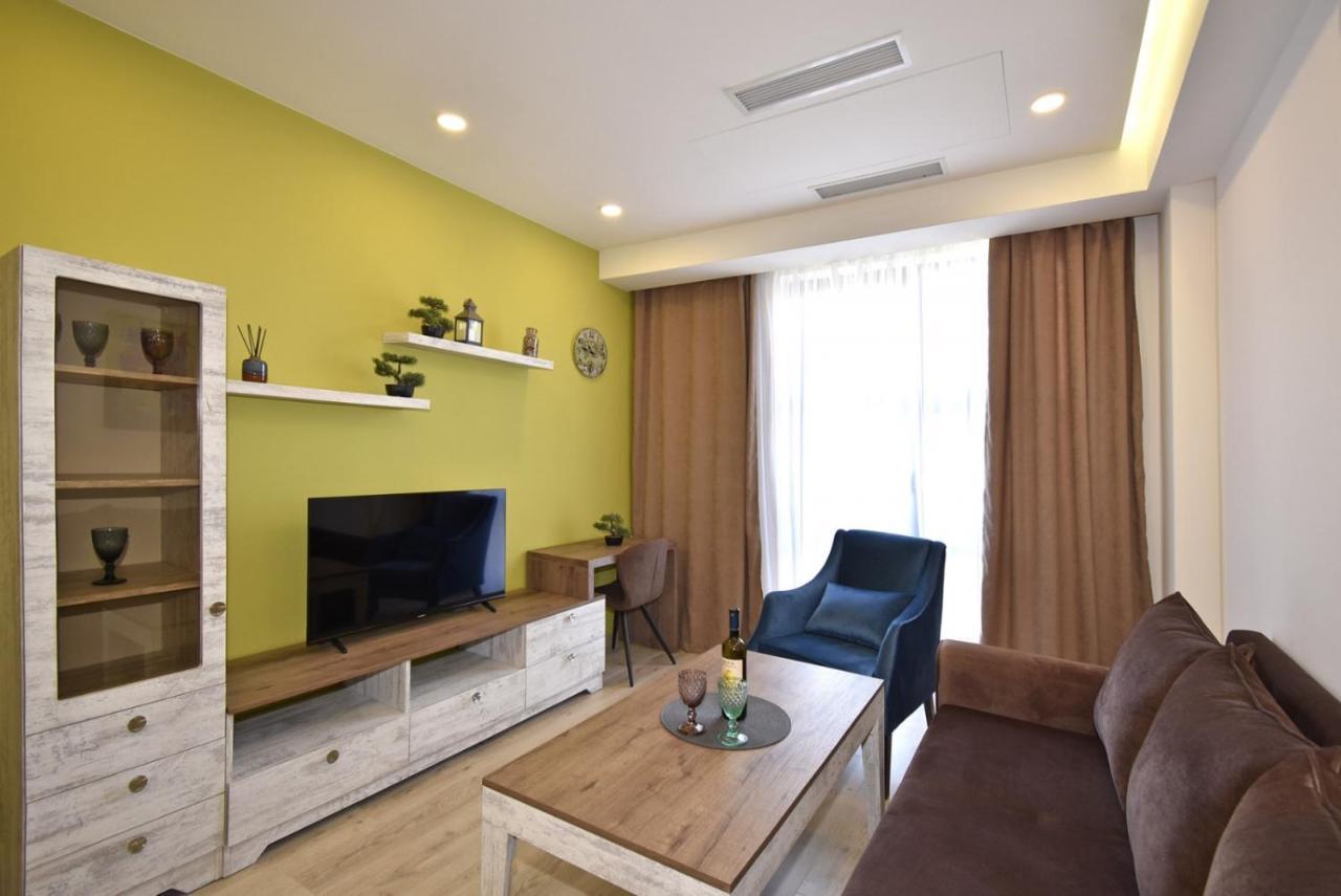 Home4You Apartments On Koghbatsi Yerevan Bagian luar foto