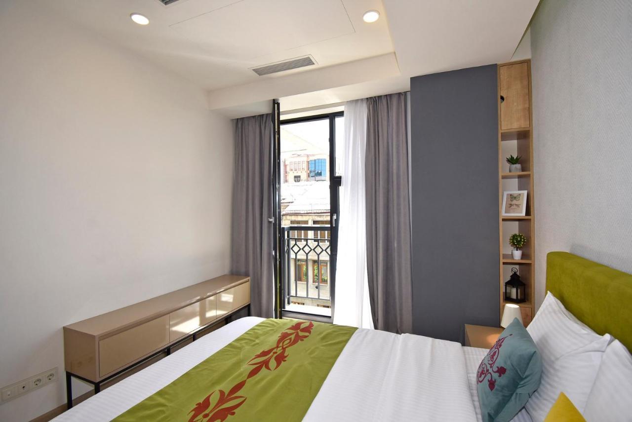 Home4You Apartments On Koghbatsi Yerevan Bagian luar foto